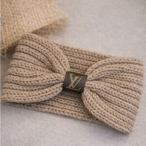 Louis Vuitton Upcycled Beige Ribbed Knit Bow Headband – Authentic Leather LV
